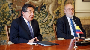  Néstor Humberto Martínez Neira (esq.) e José Manuel Maza - FXE