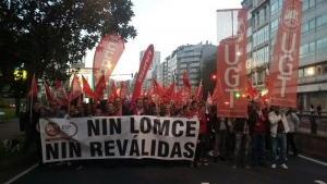 Manifestación contra as reválidas   FEsP